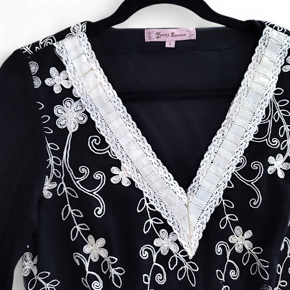 Young Essence Womens Embroidered Floral Ribbon Mini Dress Size Large - Picture 3 of 10